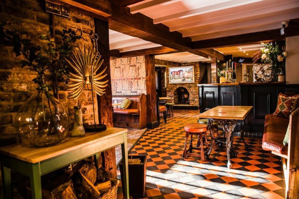 The Black Horse Inn ゲーンズボロ エクステリア 写真